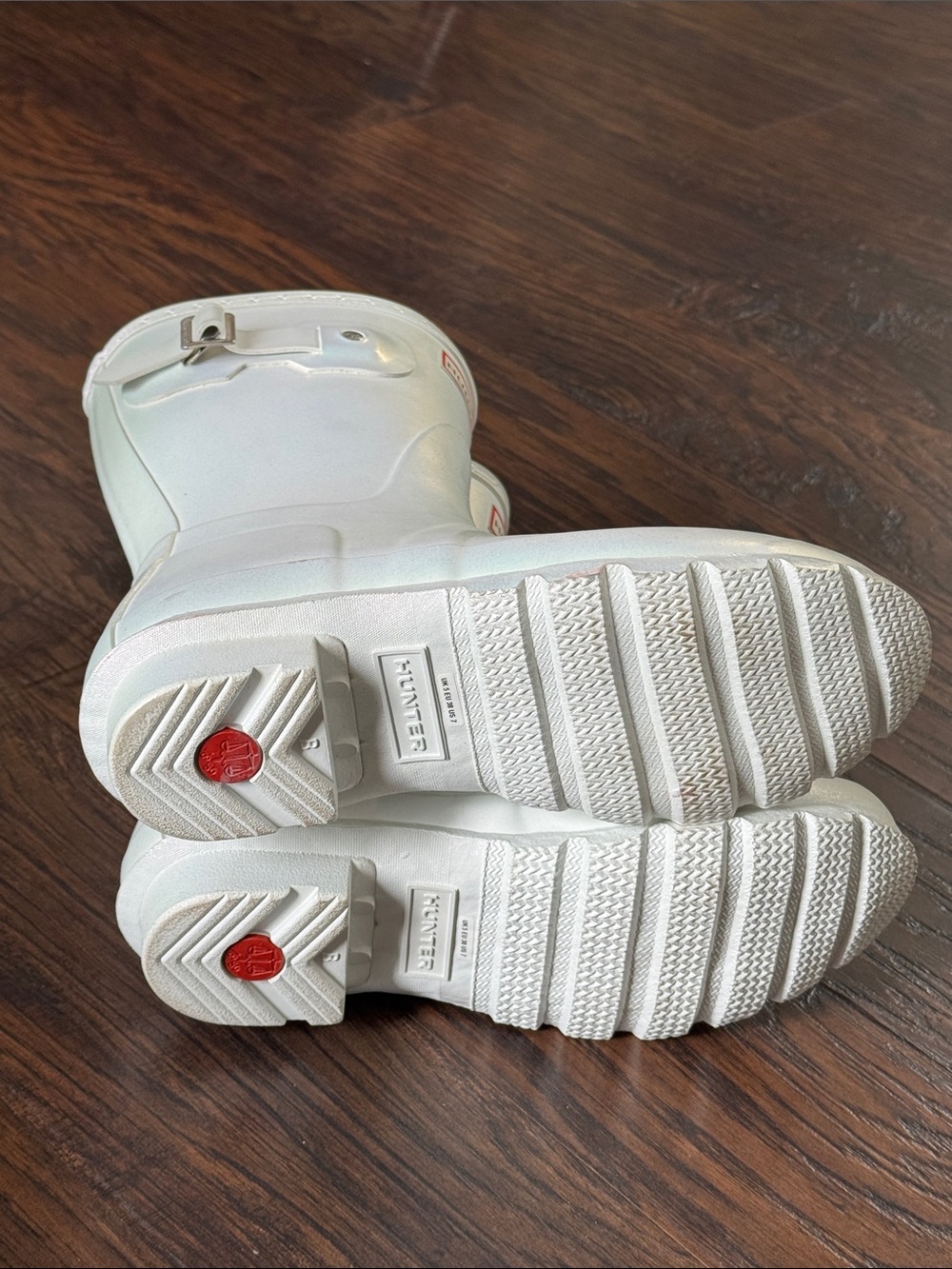 Hunter Iridescent Pearl Gloss Rain Boots - White with Sparkly Pink/Green Shimmer - Picture 6 of 9